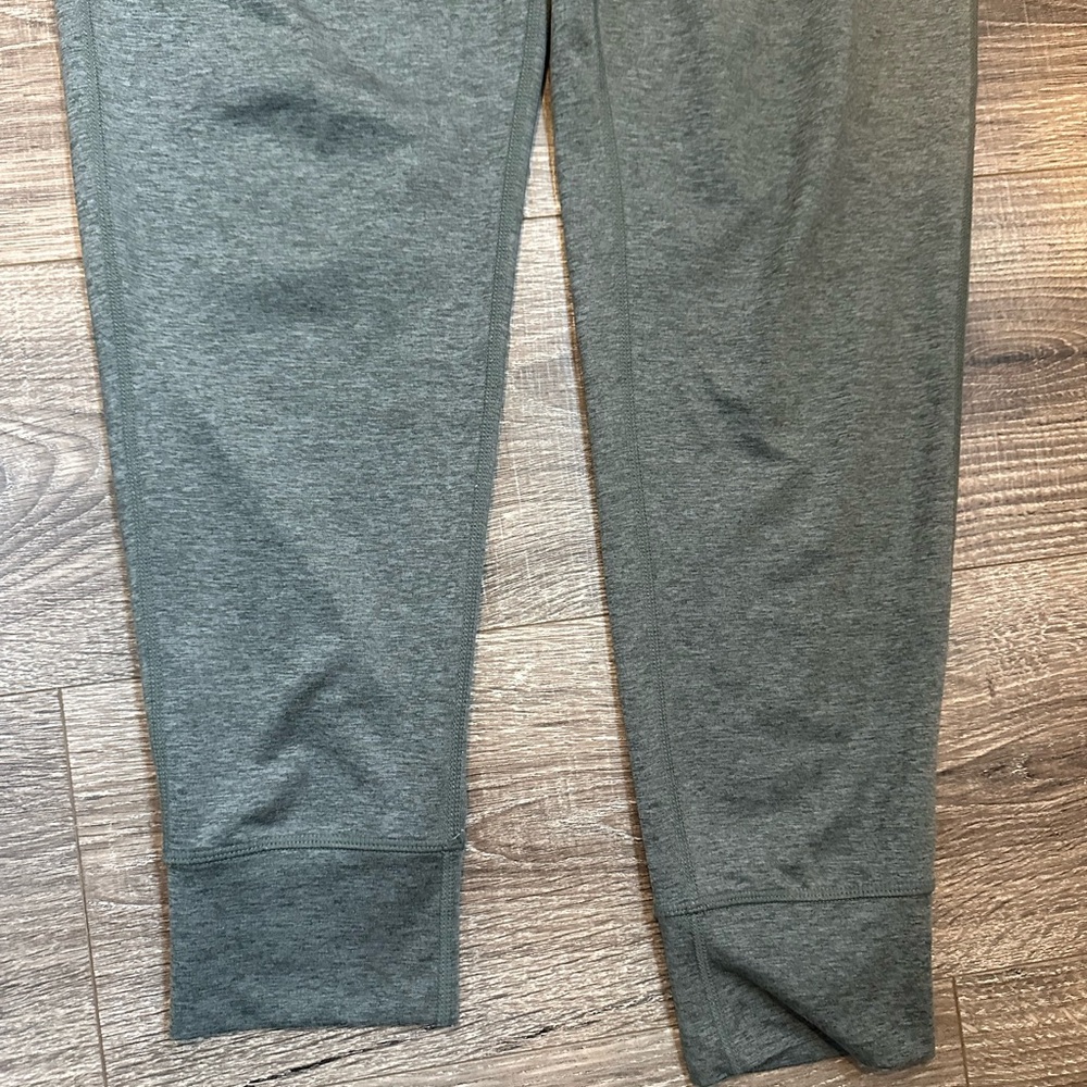Vuori Men’s Small Sunday performance Jogger Pants Heather Green - Picture 3 of 14